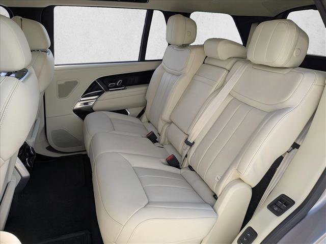 New 2026 Land Rover Range Rover Long Wheelbase SE image 16