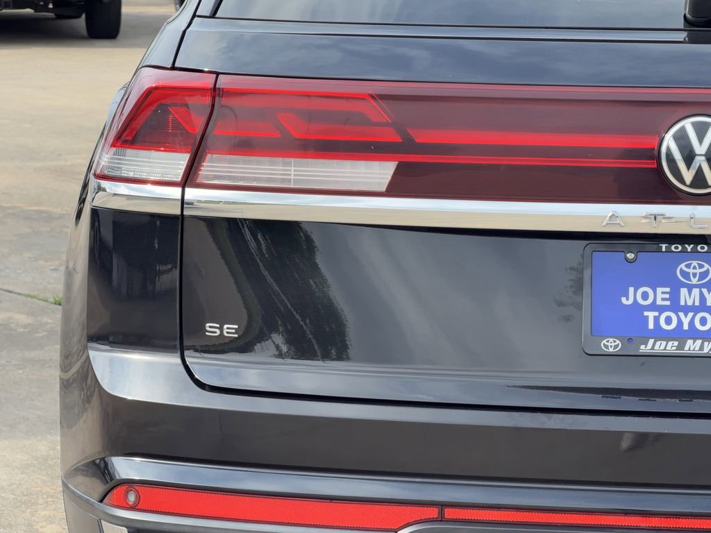 Used 2024 Volkswagen Atlas Cross Sport SE FWD image 10