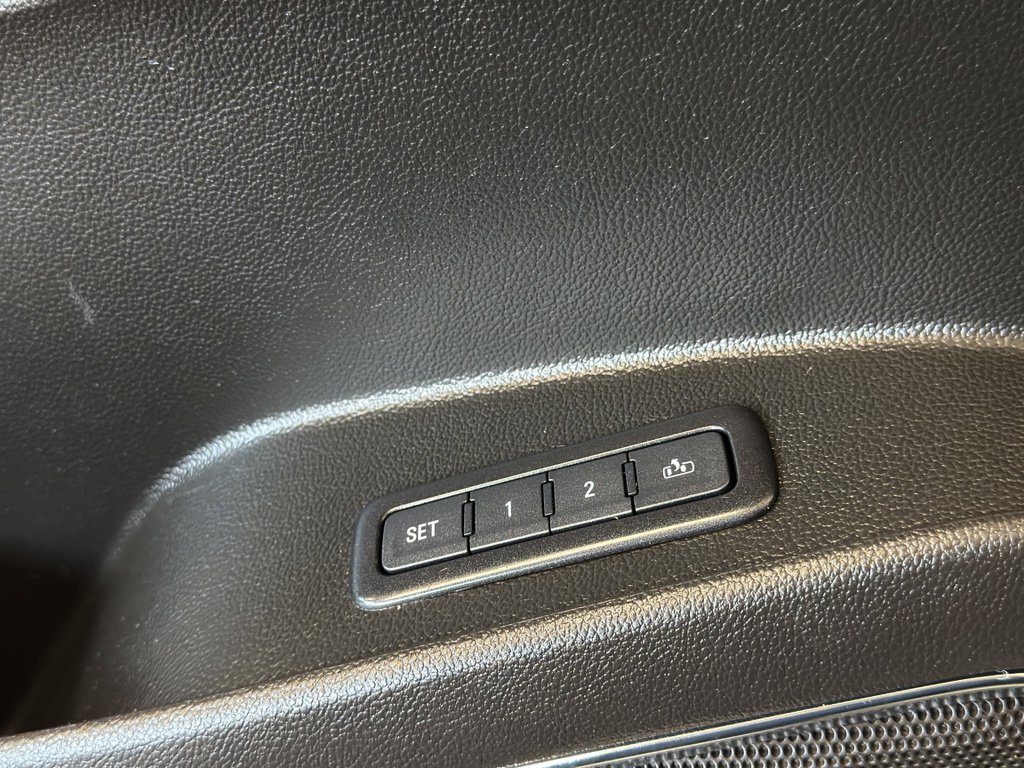 Used 2018 Chevrolet Suburban Premier AWD/4WD image 24