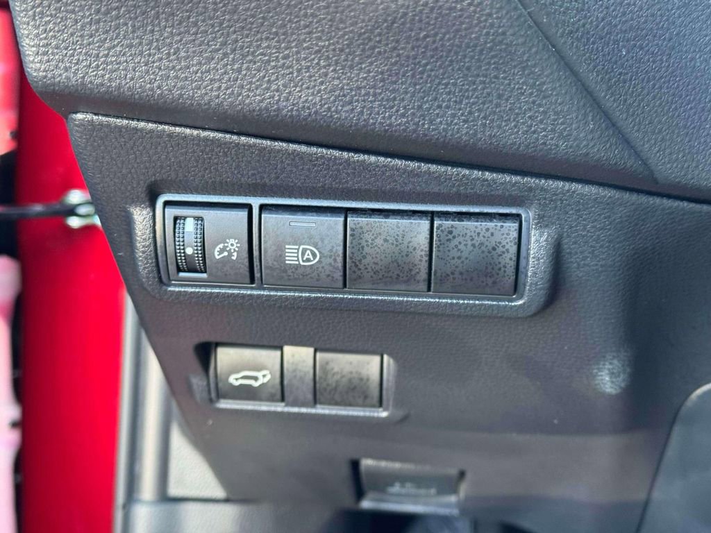 Used 2023 Toyota Corolla Cross XLE w/ Convenience Package image 19