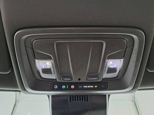 Used 2025 Chevrolet Silverado 1500 LT AWD/4WD image 20