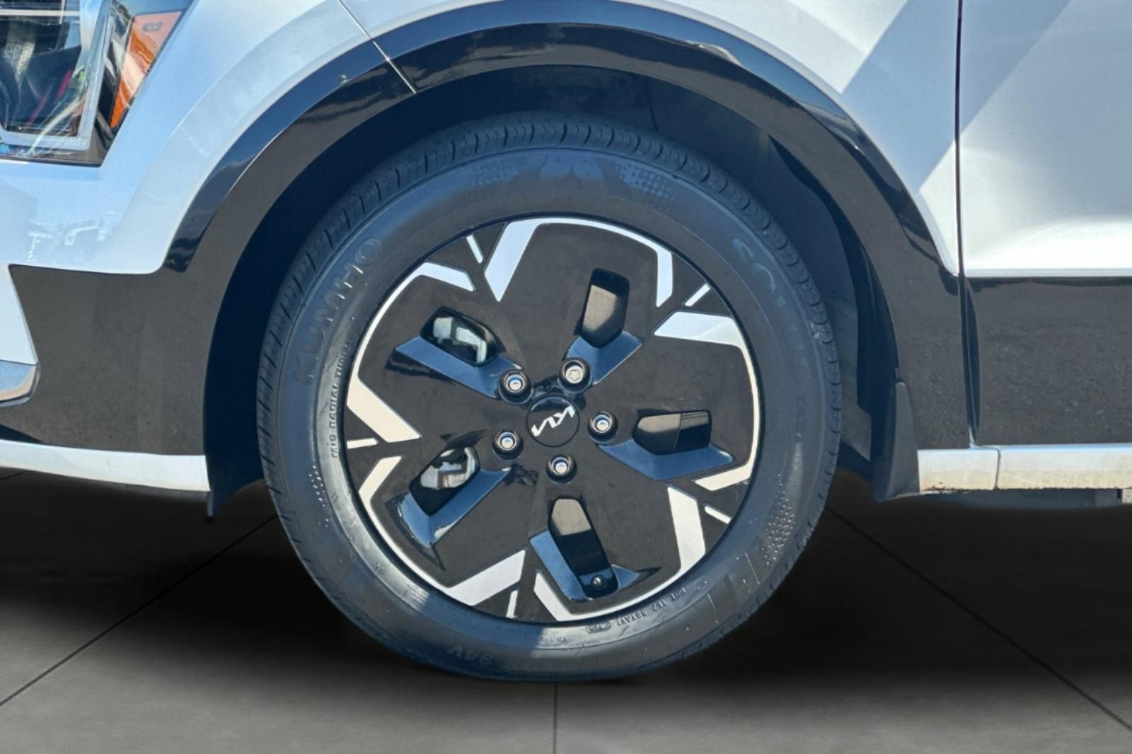 Certified 2023 Kia Niro Wind FWD image 32