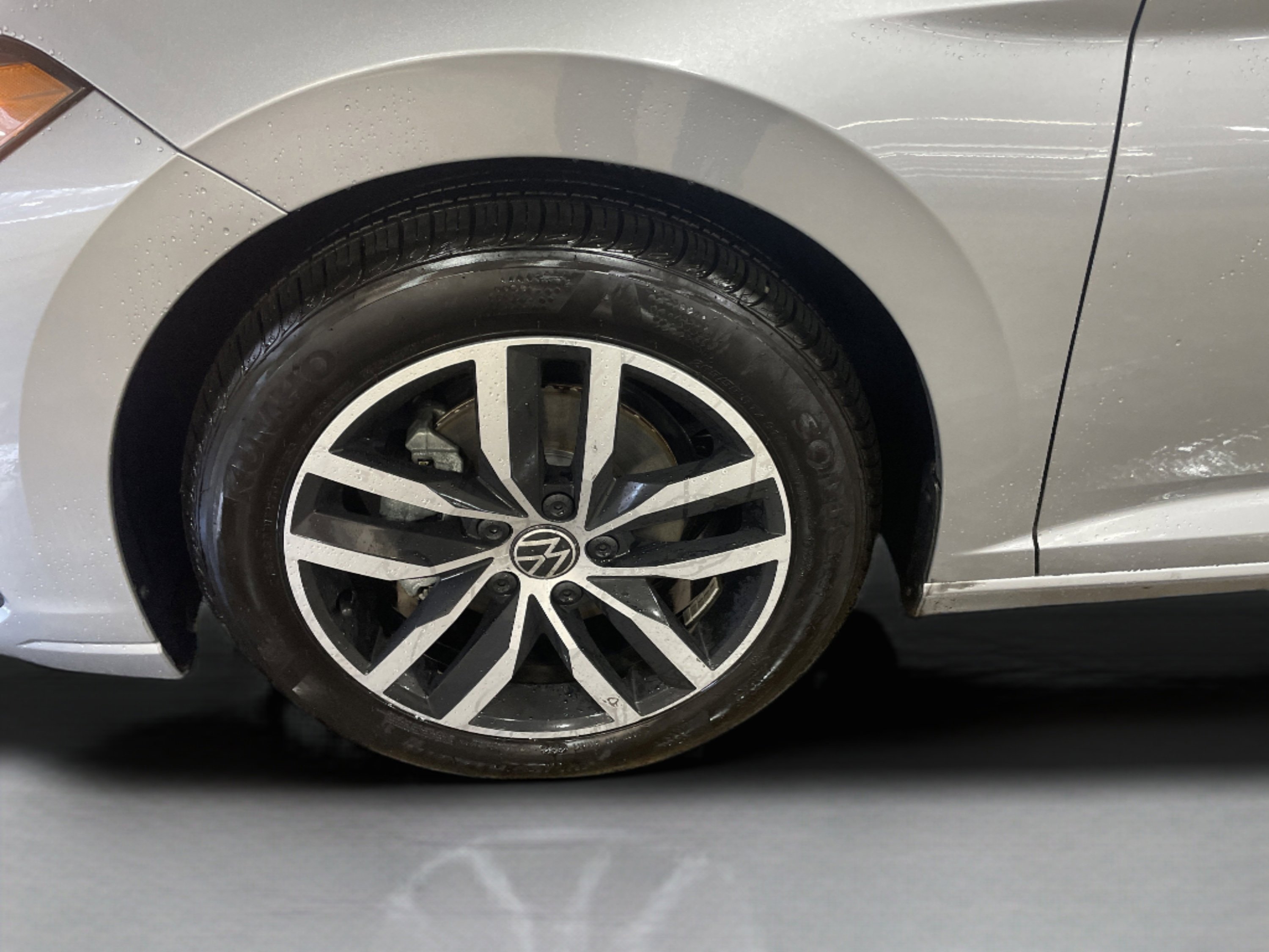 Used 2025 Volkswagen Jetta SE image 9