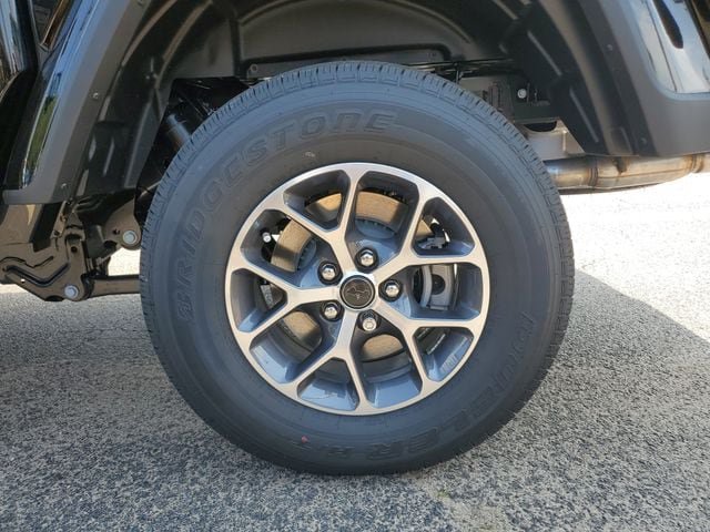 New 2025 Jeep Gladiator Sport AWD/4WD image 10