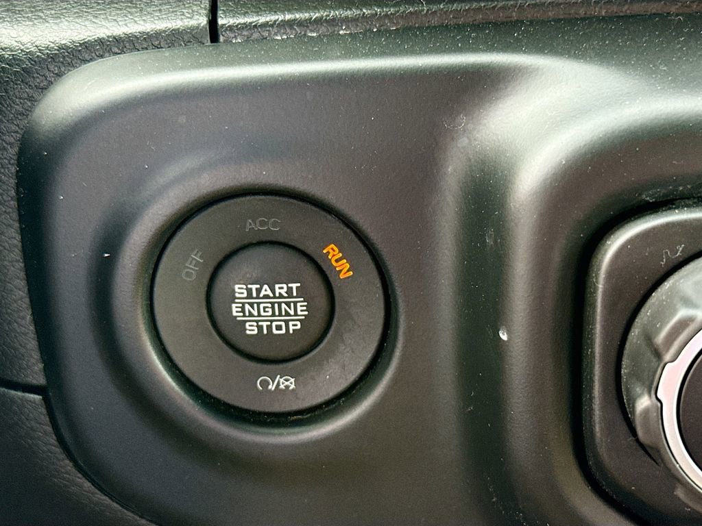 Used 2023 Jeep Wrangler Unlimited w/ Cold Weather Group AWD/4WD image 15