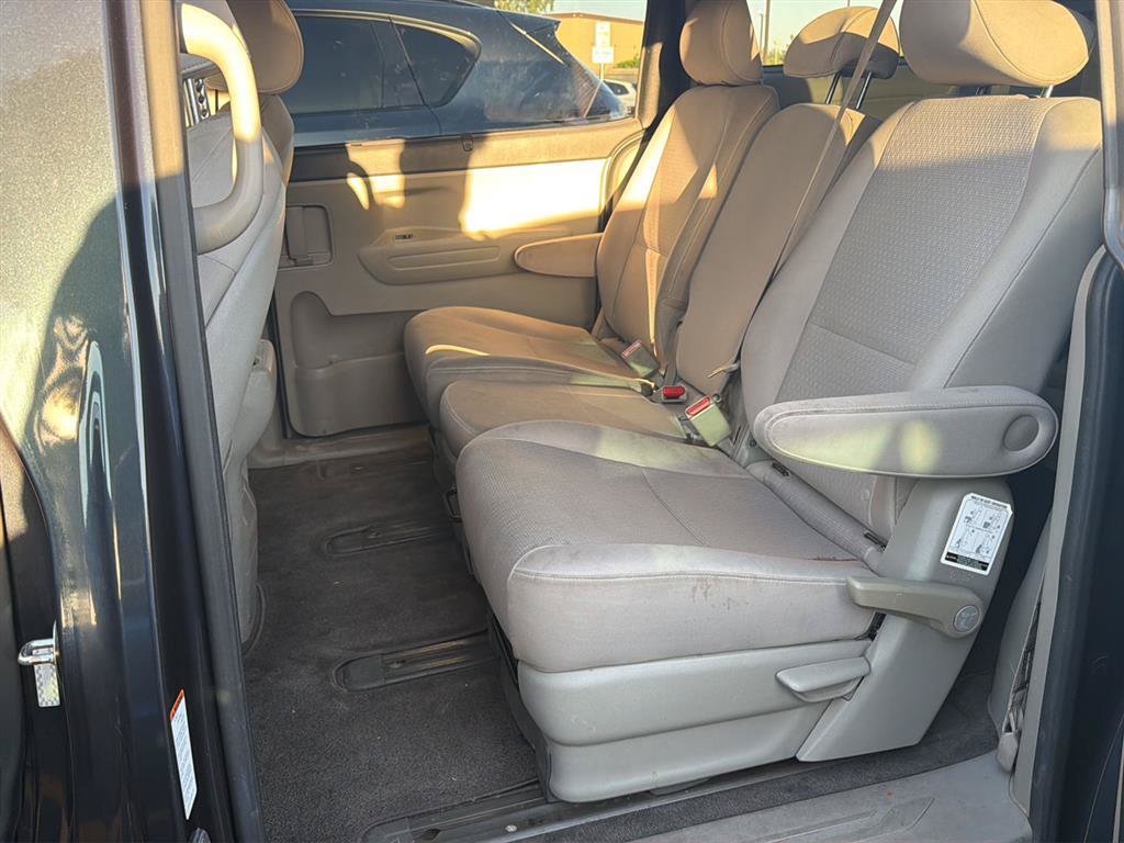 Used 2016 Kia Sedona LX w/ LX Convenience Package FWD image 6