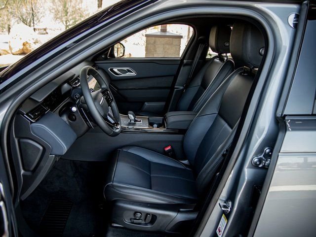 Used 2025 Land Rover Range Rover Velar Dynamic SE image 14