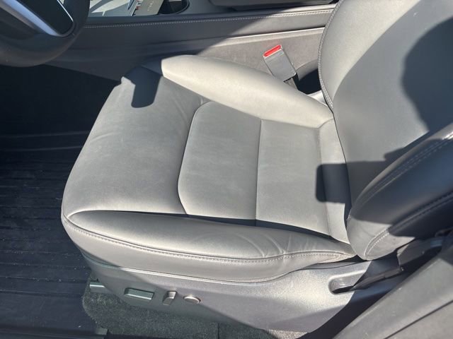 Used 2024 Tesla Model Y Long Range AWD/4WD image 12