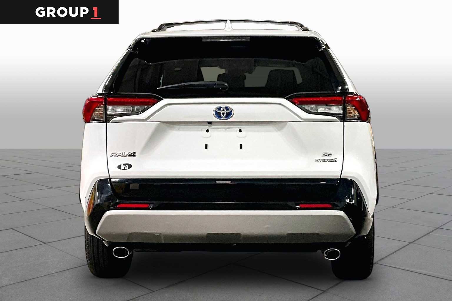 Used 2023 Toyota RAV4 SE w/ SE Grade Weather Package image 5