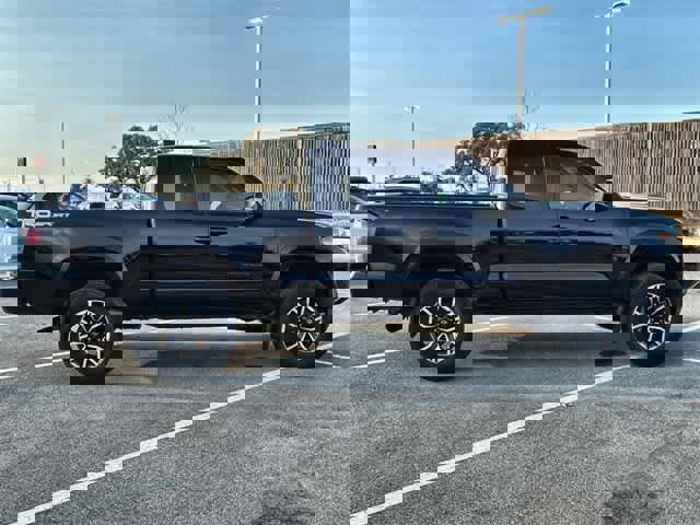 Used 2023 Toyota Tacoma TRD Sport image 7