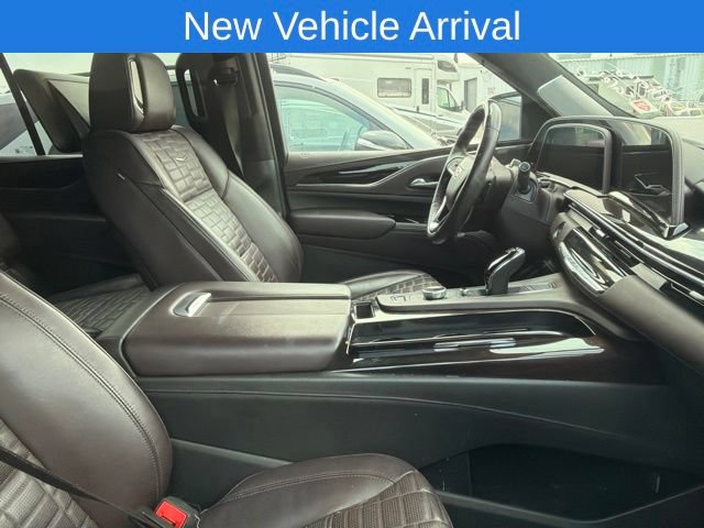 Used 2023 Cadillac Escalade Sport Platinum AWD/4WD image 2