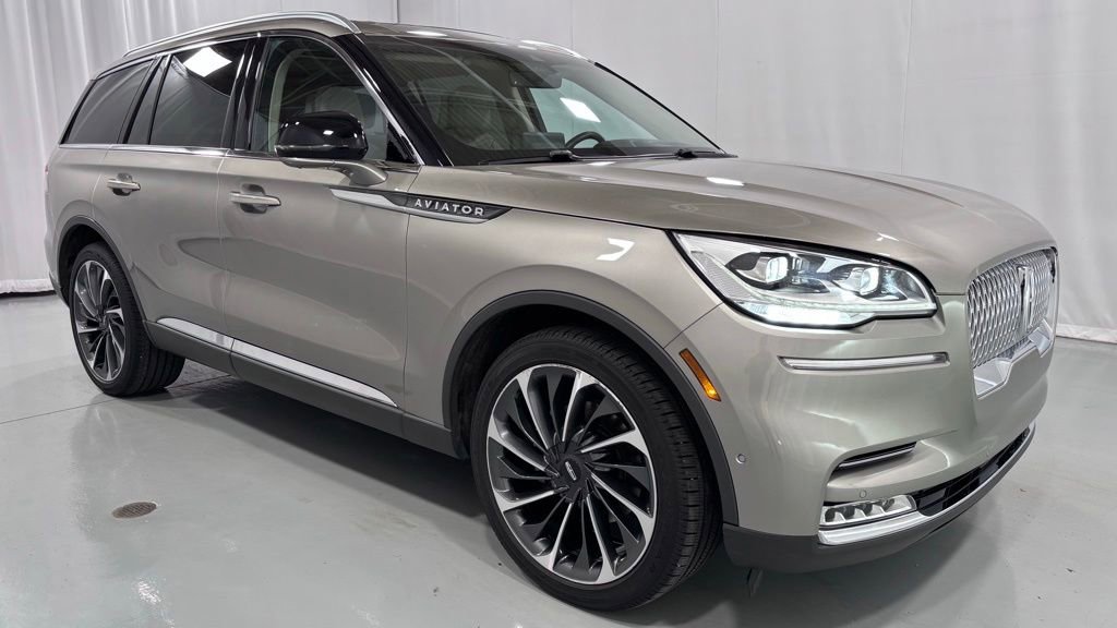 Used 2023 Lincoln Aviator Reserve w/ Equipment Group 201A AWD/4WD image 4