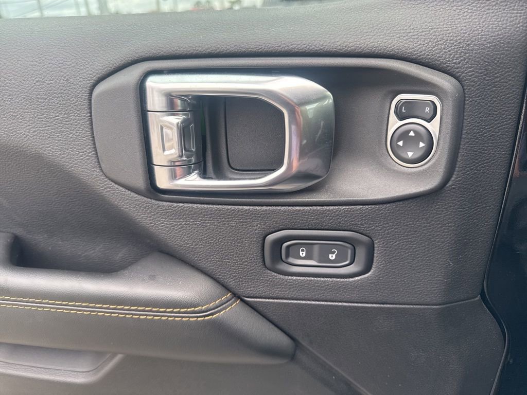 Used 2025 Jeep Wrangler Unlimited Sahara w/ Safety Group image 15