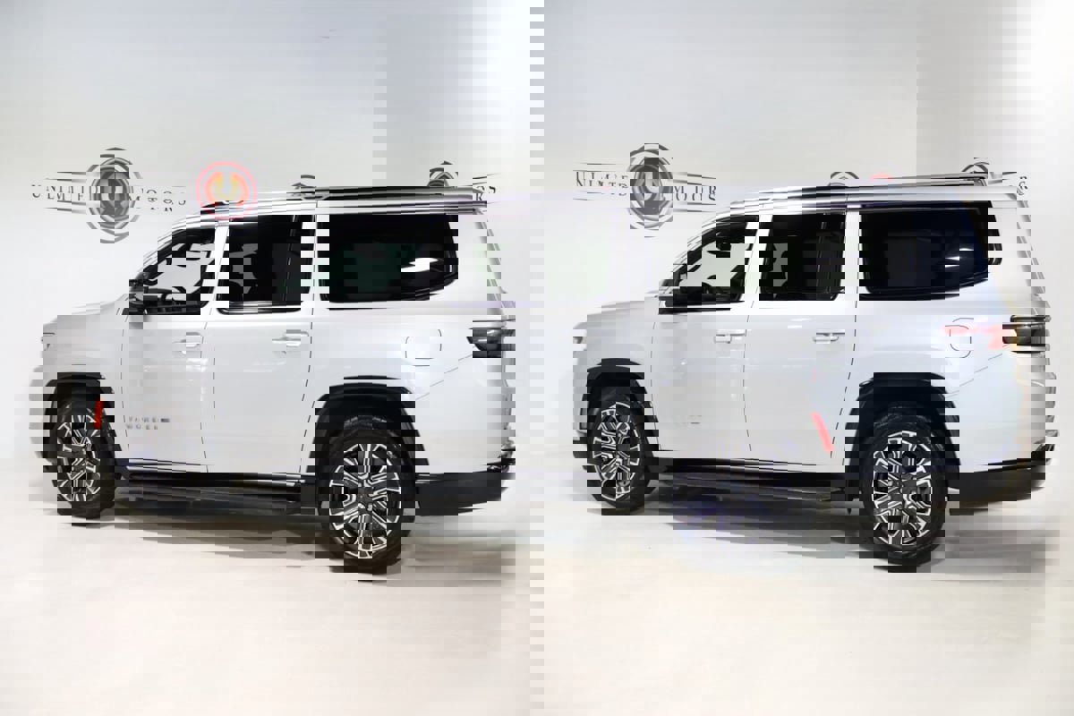 Used 2024 Jeep Wagoneer L Series II w/ Flexible Seating Group image 31