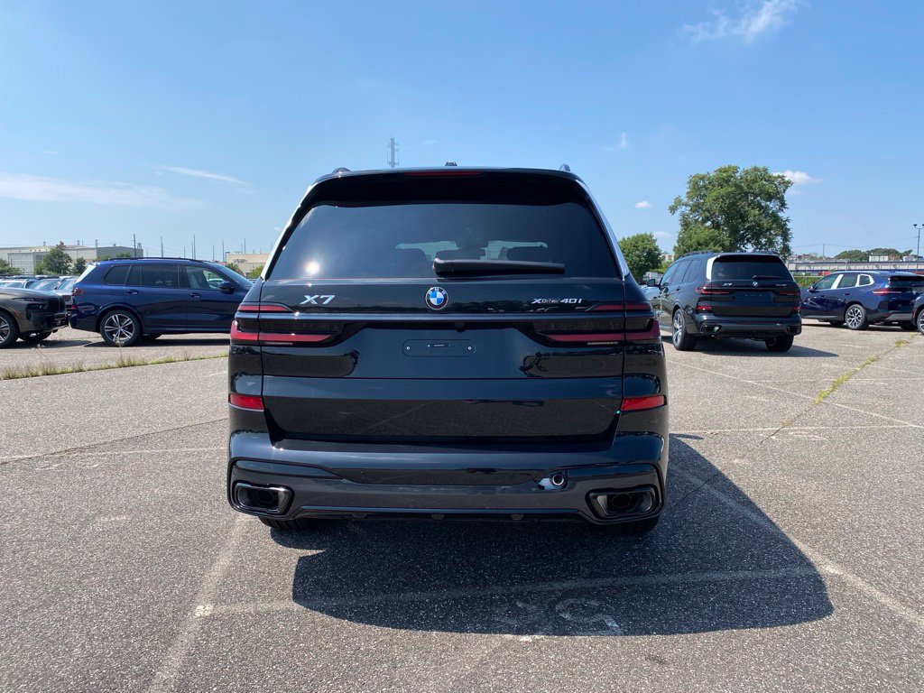 New 2027 BMW X7 xDrive40i w/ M Sport Package AWD/4WD image 3