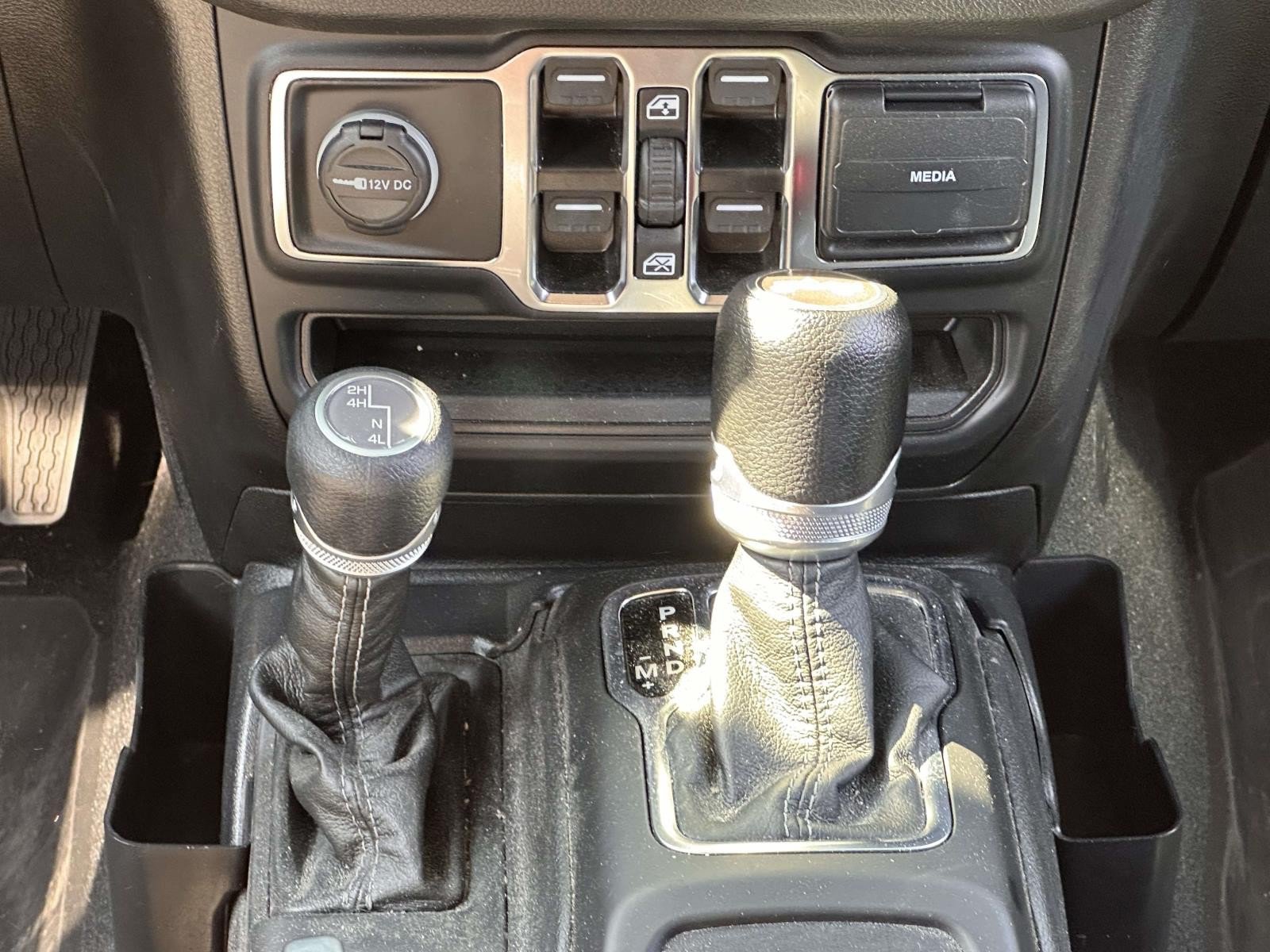 Used 2024 Jeep Wrangler Unlimited Sport AWD/4WD image 21
