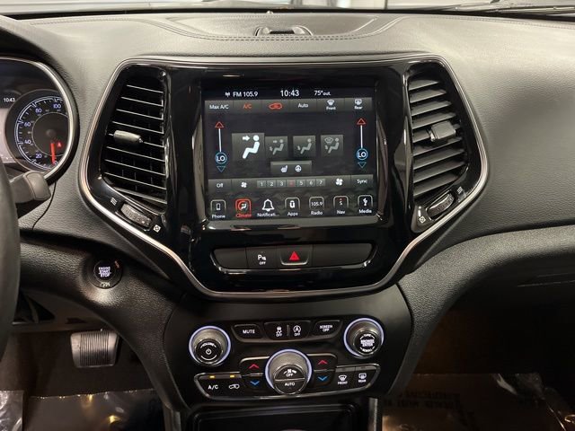 Used 2019 Jeep Cherokee Limited image 30