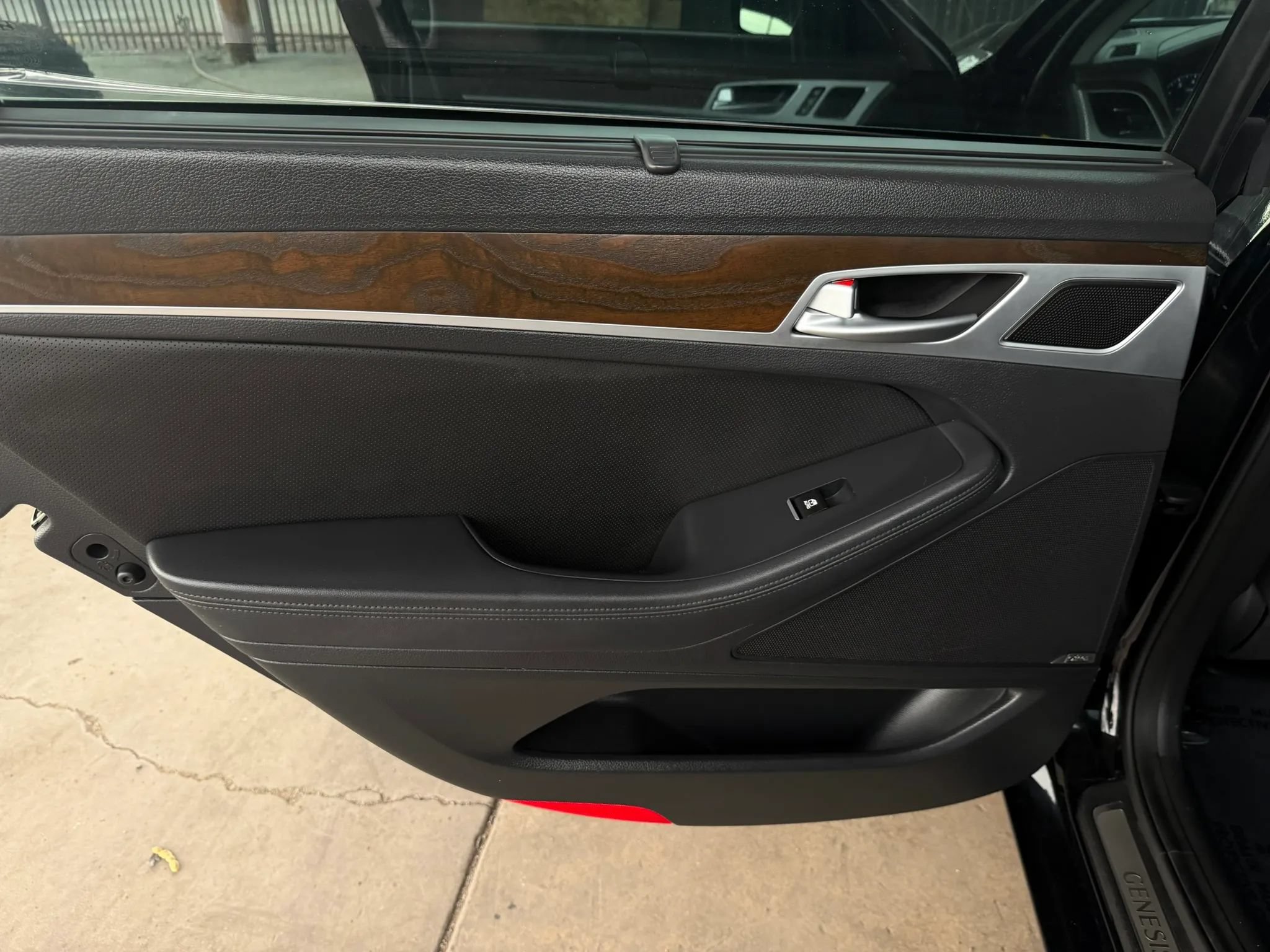 Used 2015 Hyundai Genesis 5.0 RWD image 12