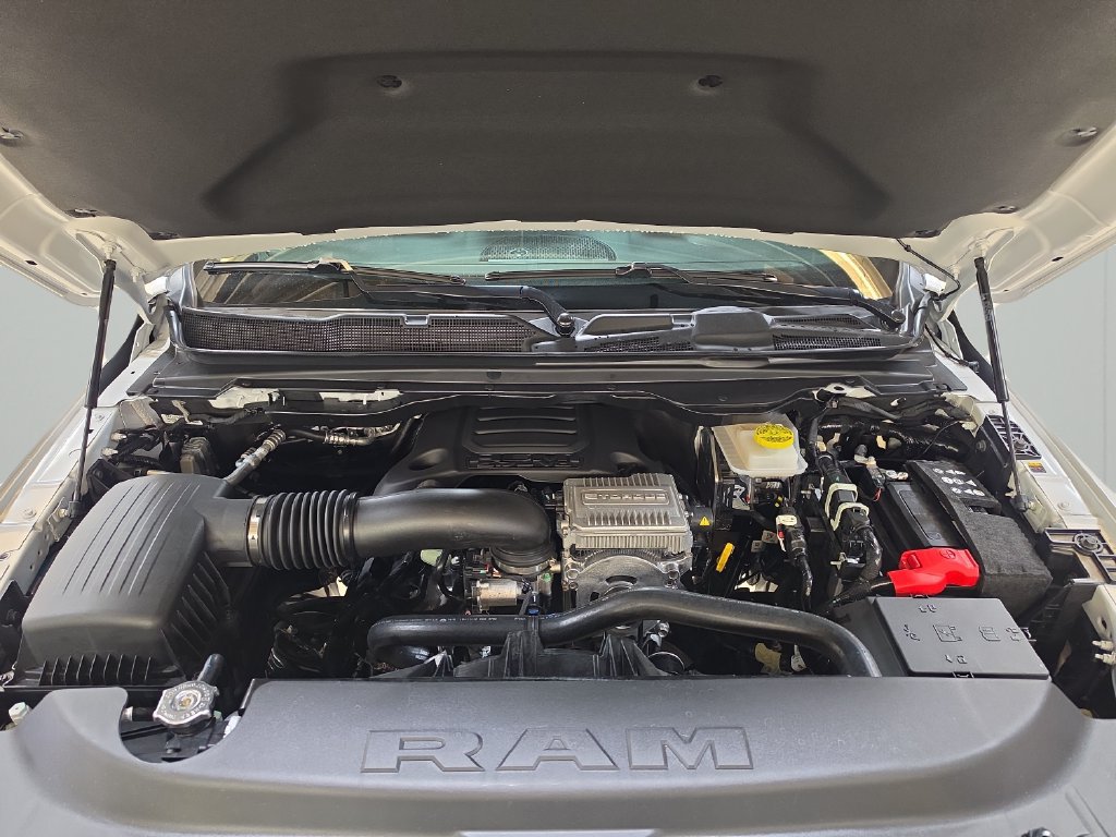 New 2026 RAM 1500 4x4 Crew Cab image 9