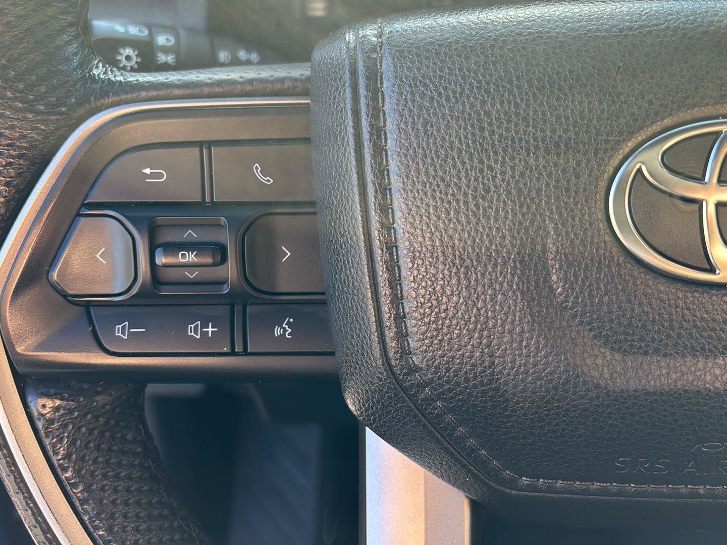 Used 2024 Toyota Tacoma SR5 AWD/4WD image 30