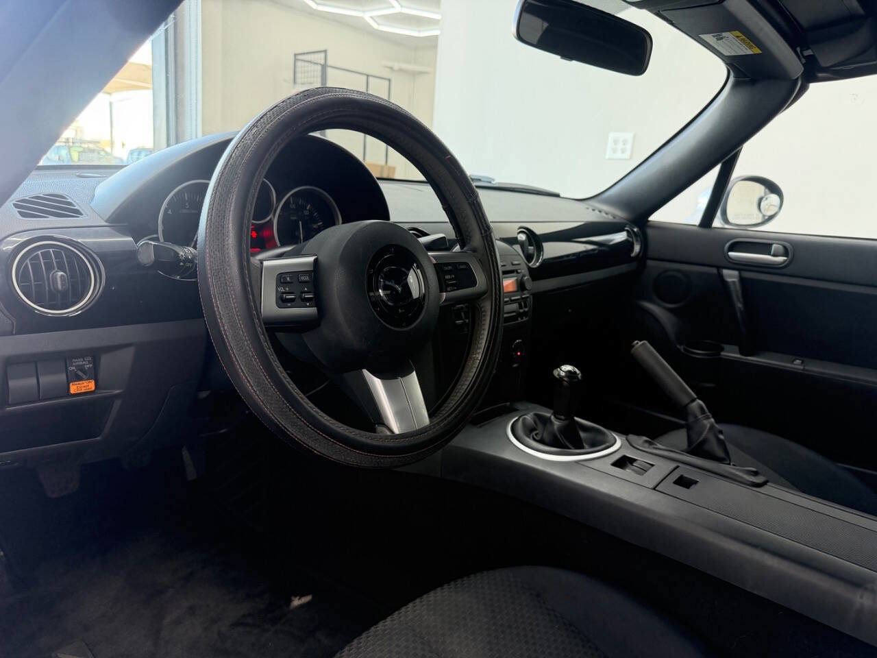 Used 2008 MAZDA MX-5 Miata Touring image 21