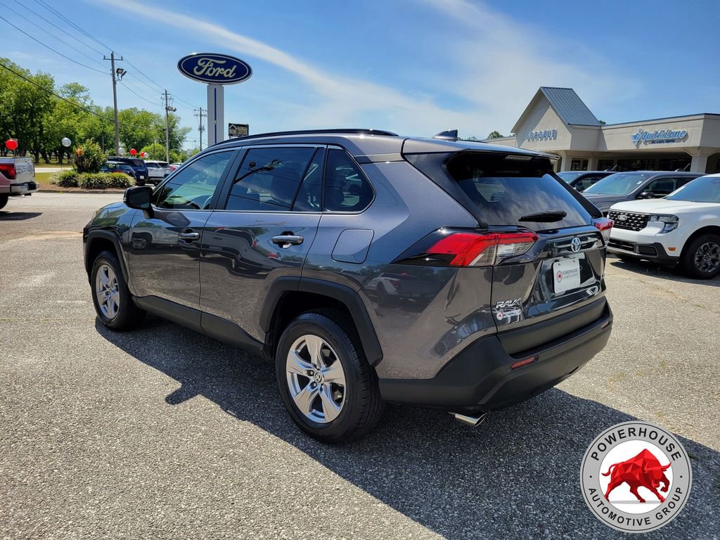 Used 2023 Toyota RAV4 XLE w/ Convenience Package FWD image 4
