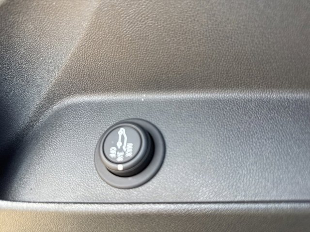 Used 2022 Chevrolet Equinox RS w/ LPO, Floor Liner Package image 17