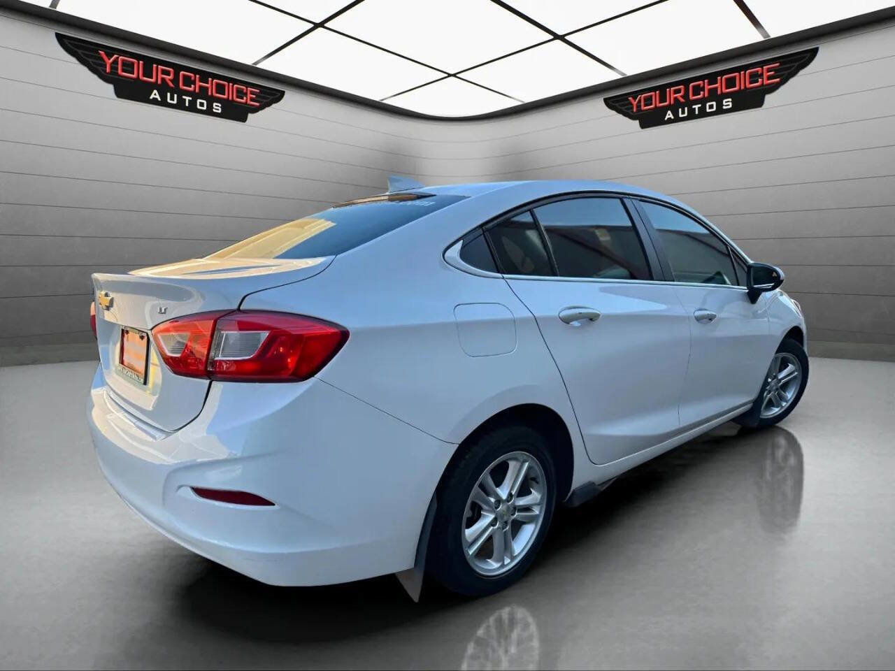 Used 2018 Chevrolet Cruze LT w/ Convenience Package image 5