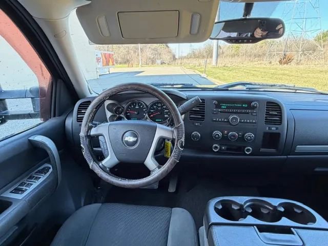 Used 2009 Chevrolet Silverado 2500 LT w/ Exterior Plus Package image 15