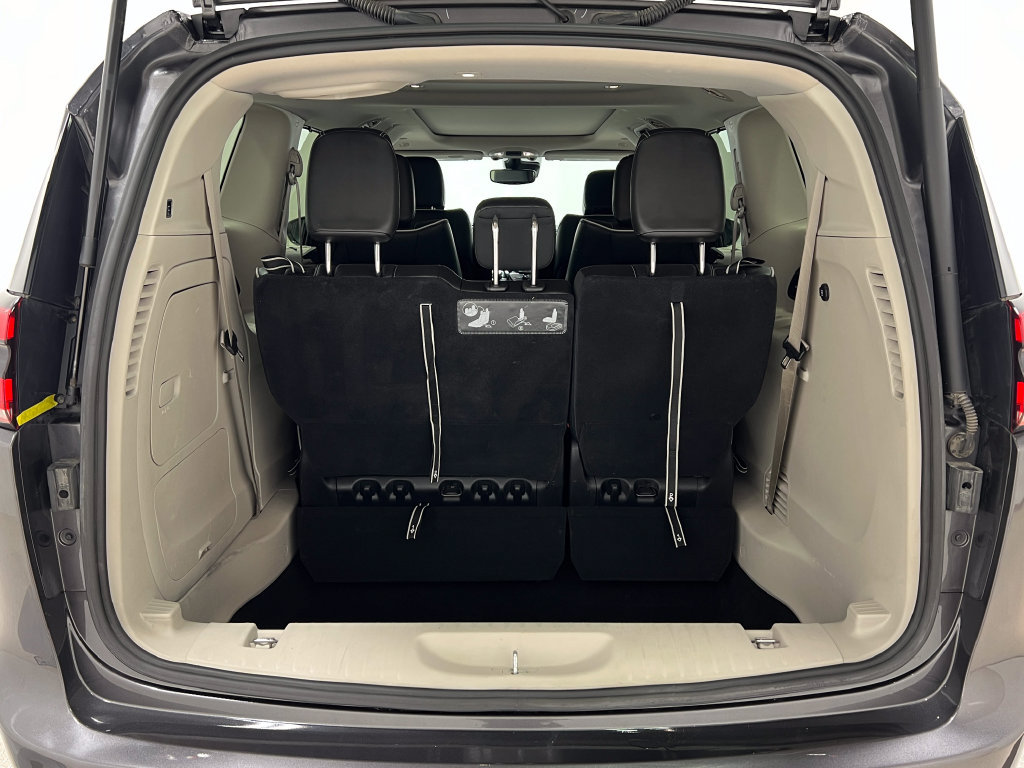 Used 2021 Chrysler Pacifica Limited FWD image 30