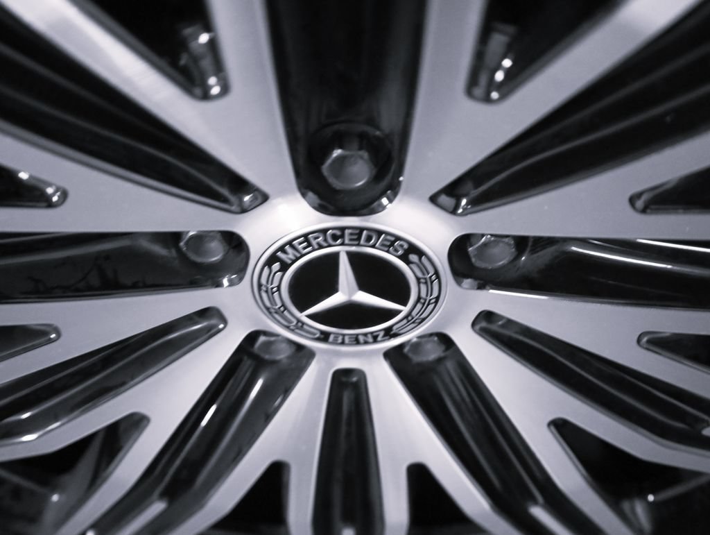 Certified 2023 Mercedes-Benz EQS 450+ 4MATIC SUV image 8
