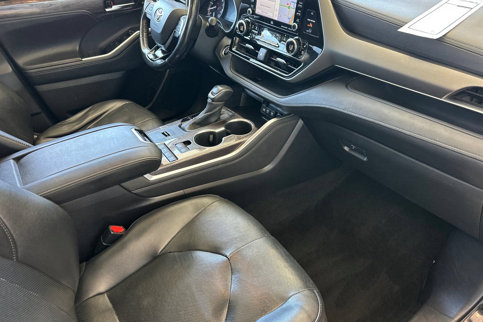 Used 2020 Toyota Highlander Limited FWD image 17