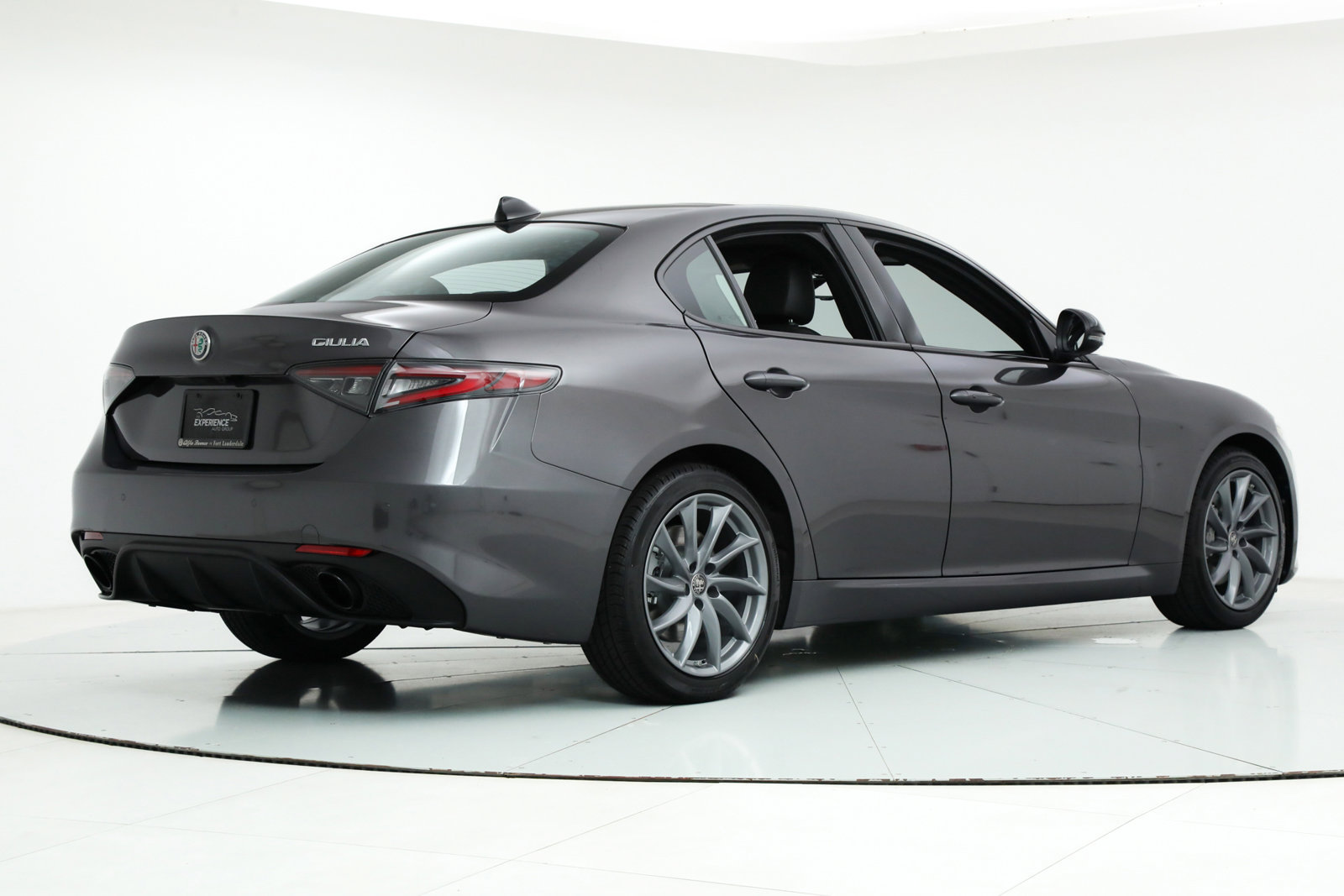 New 2025 Alfa Romeo Giulia w/ Driving Assist Package RWD image 5
