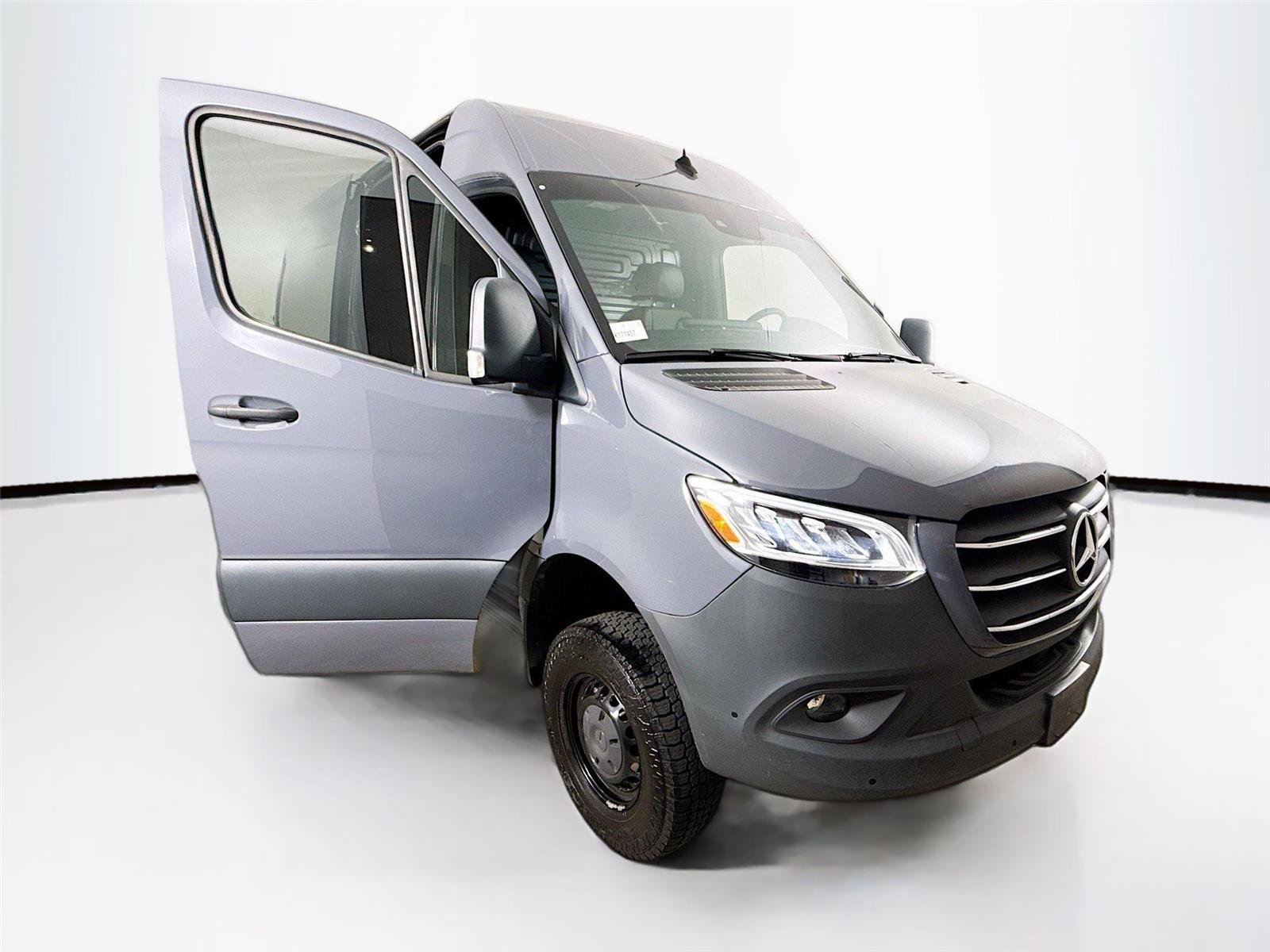 Used 2024 Mercedes-Benz Sprinter 2500 image 21
