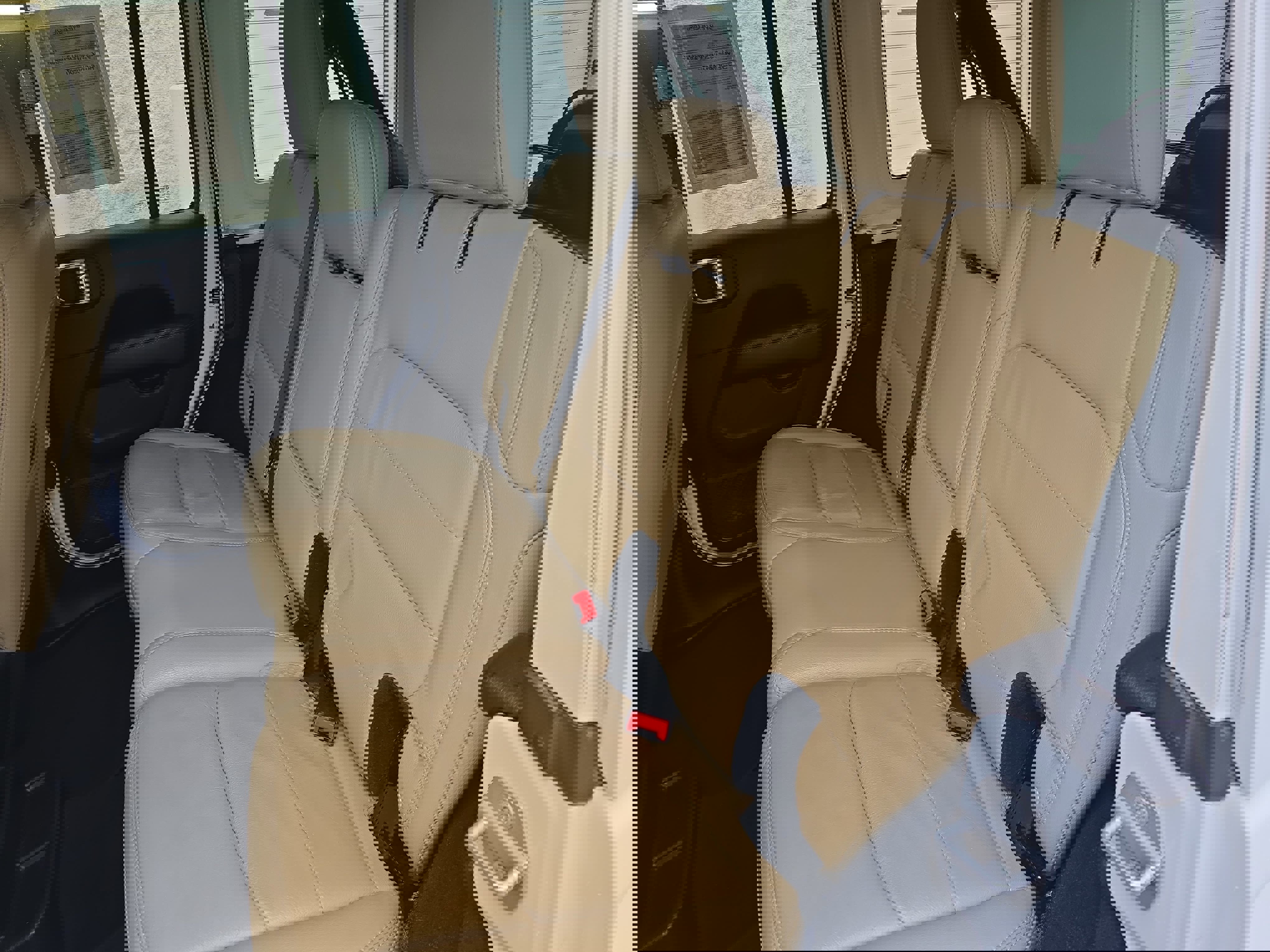 Used 2019 Jeep Wrangler Unlimited Sahara image 16