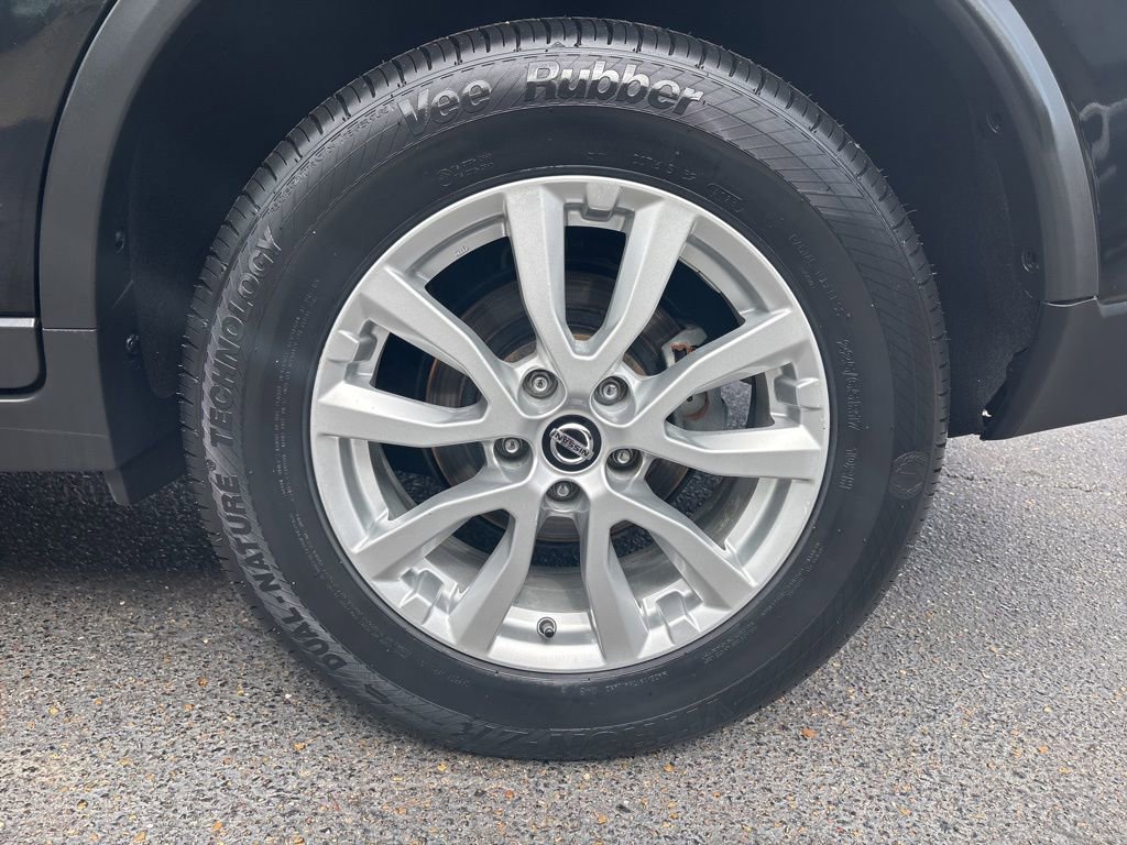 Used 2019 Nissan Rogue SV image 27