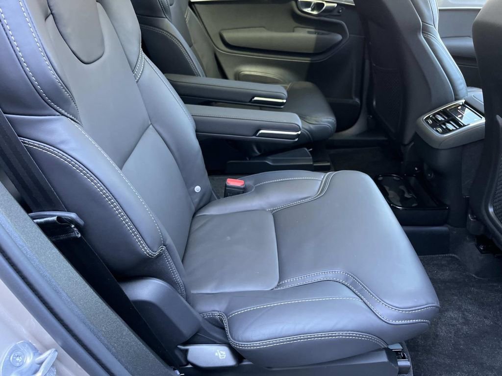 Used 2025 Volvo XC90 B6 Ultra image 22