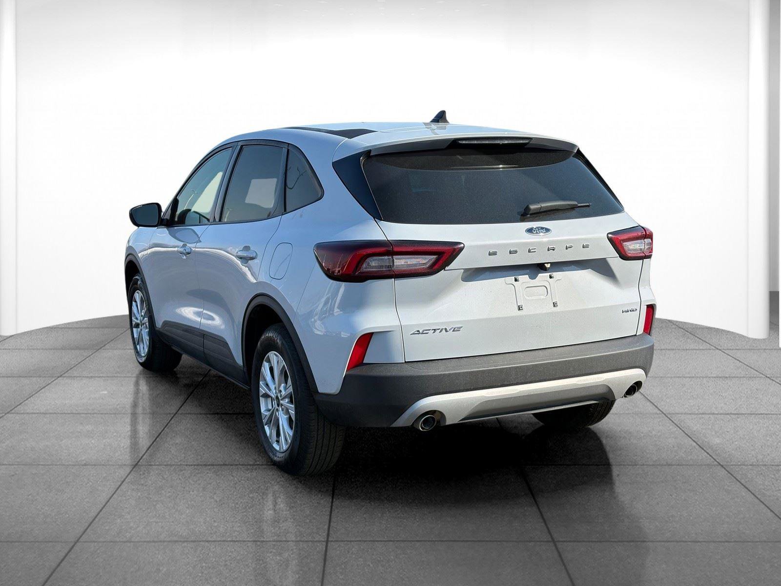 Used 2025 Ford Escape Active AWD/4WD image 5