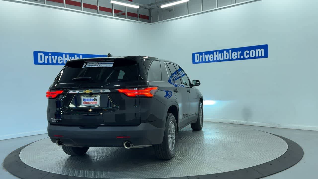 Used 2023 Chevrolet Traverse LS FWD image 2