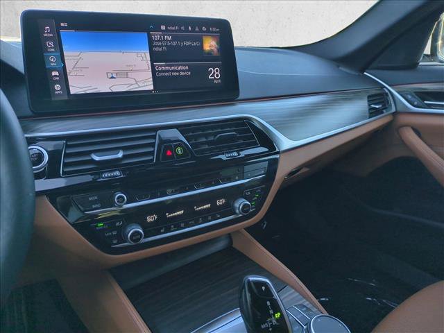 Used 2021 BMW 530e w/ M Sport Package RWD image 15