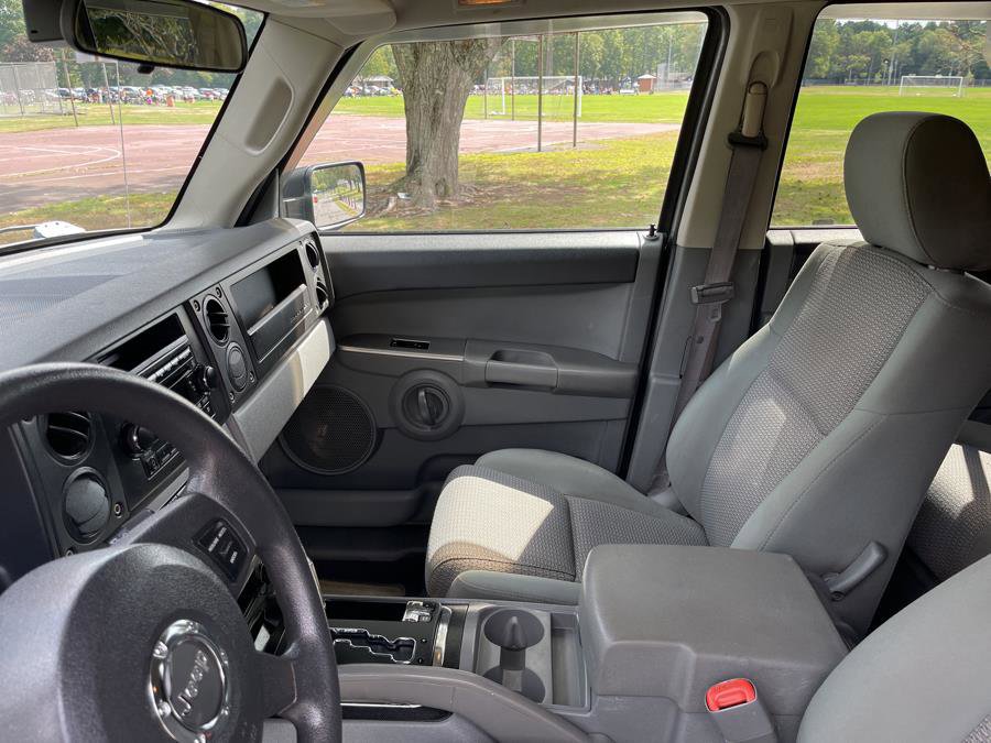 Used 2007 Jeep Commander Sport image 32