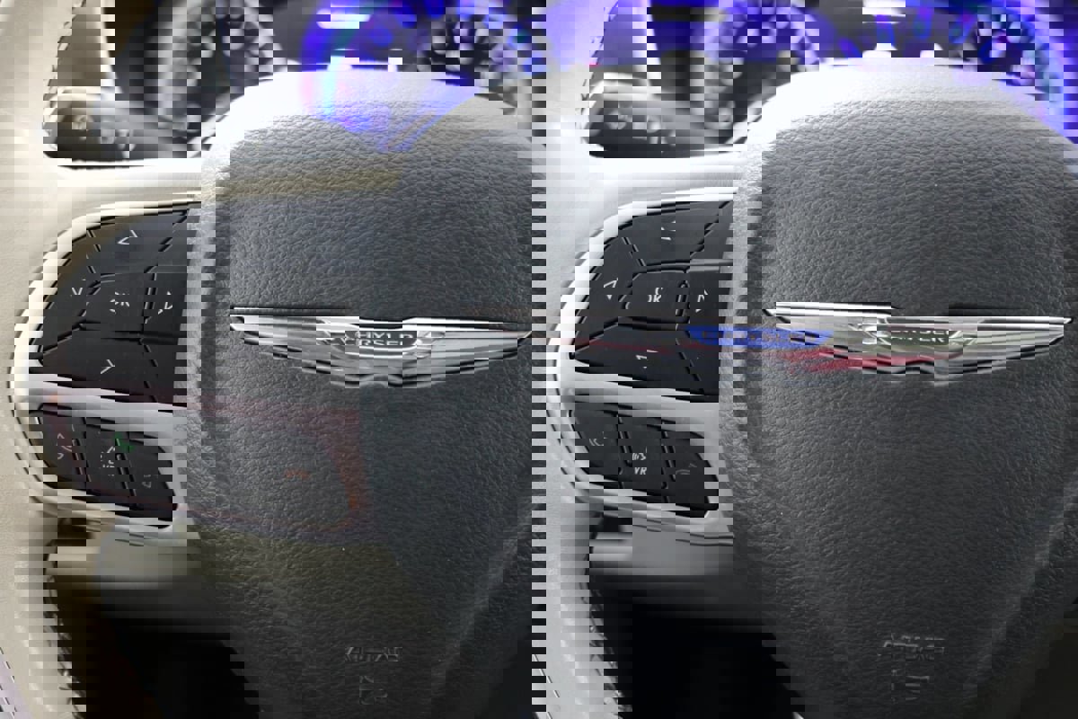 Used 2019 Chrysler Pacifica Limited image 29