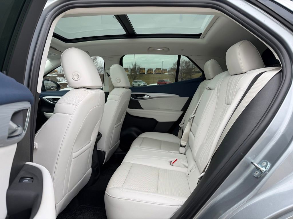 Used 2024 Buick Envision Avenir image 12