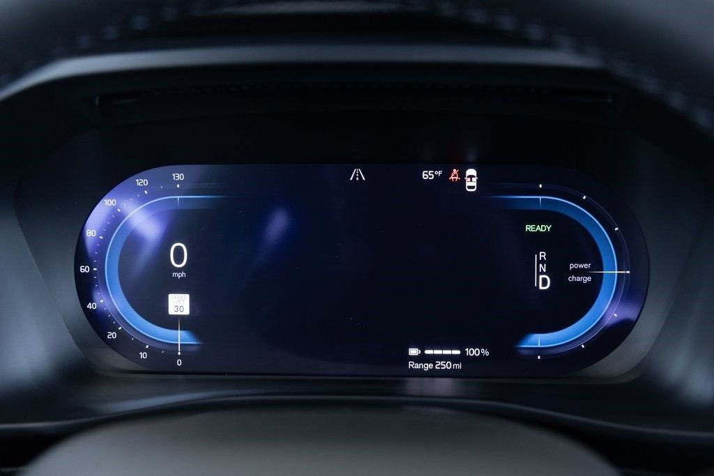 New 2025 Volvo EX40 Core w/ Climate Package image 9