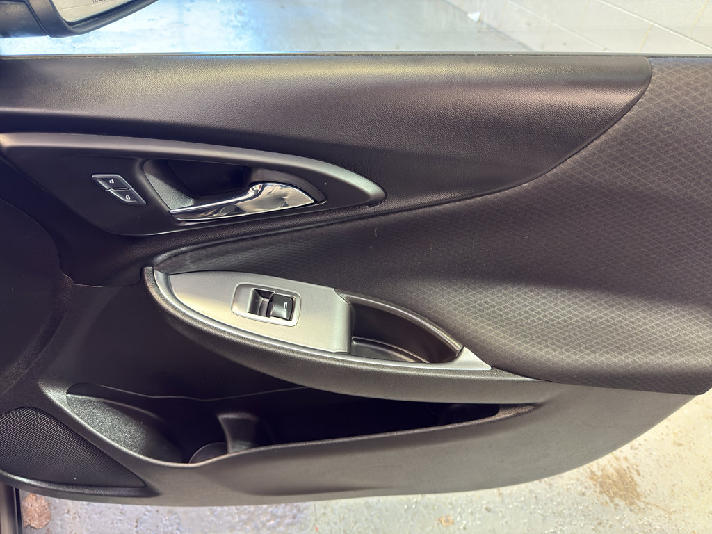 Used 2016 Chevrolet Malibu LT image 19