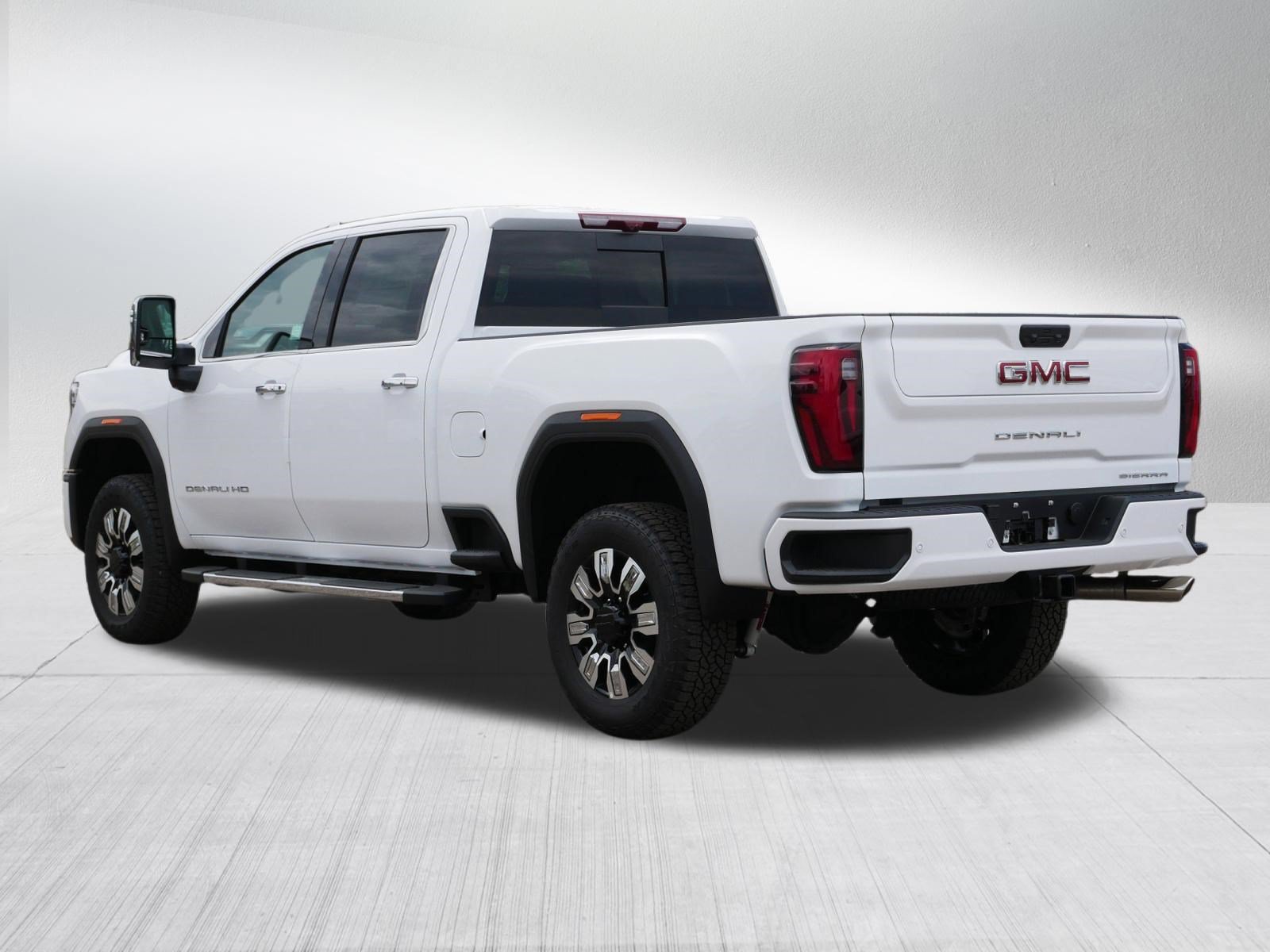 New 2026 GMC Sierra 3500 Denali w/ Denali Reserve Package AWD/4WD image 3