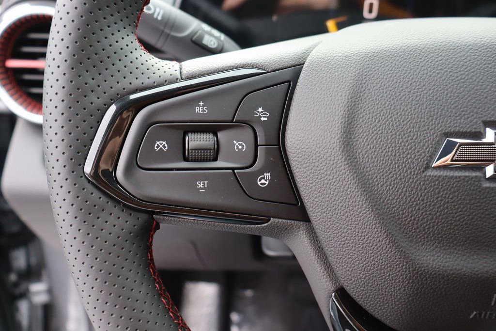 New 2026 Chevrolet Trax RS w/ Sunroof Package image 9