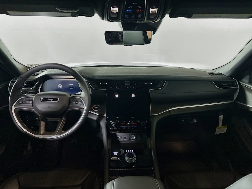 New 2025 Jeep Grand Cherokee Limited w/ Luxury Tech Group II image 12