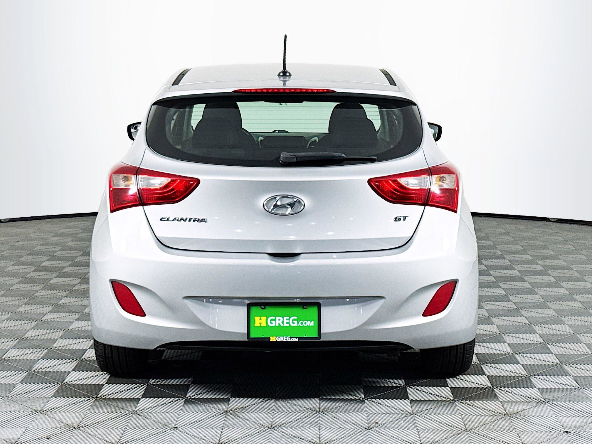 Used 2017 Hyundai Elantra GT image 8