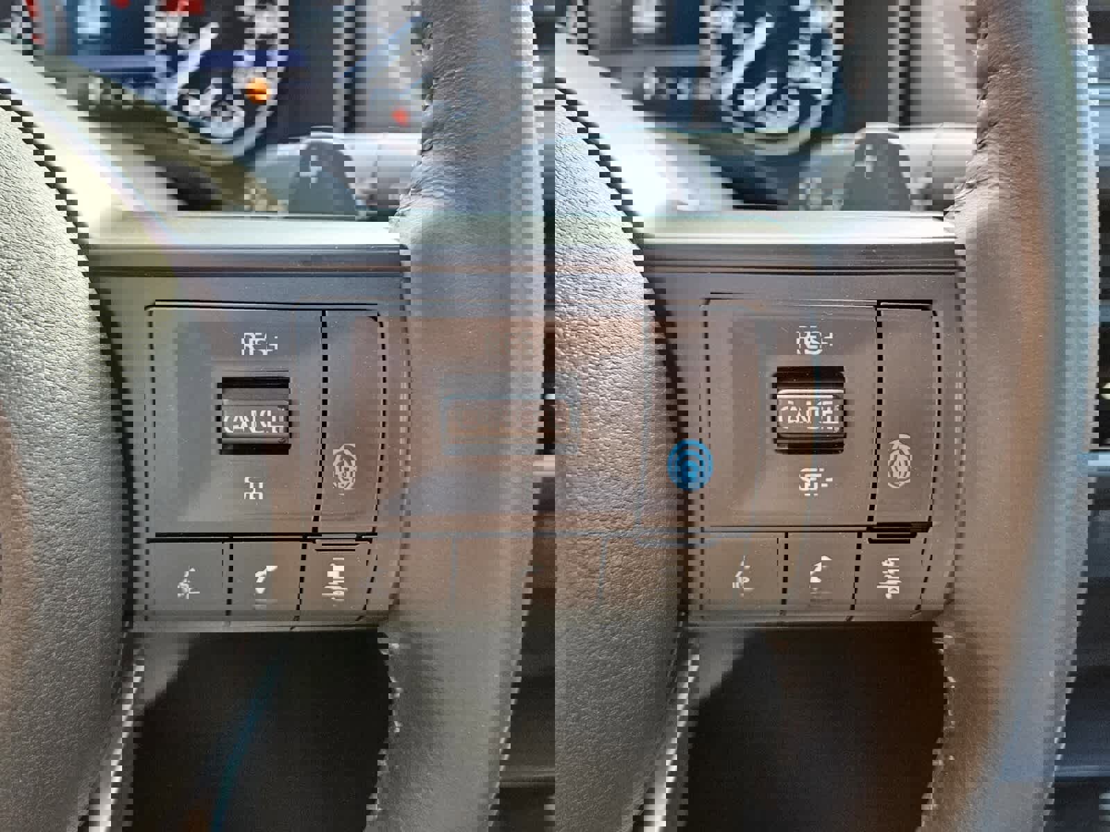 Used 2024 Nissan Rogue SV w/ SV Premium Package image 13